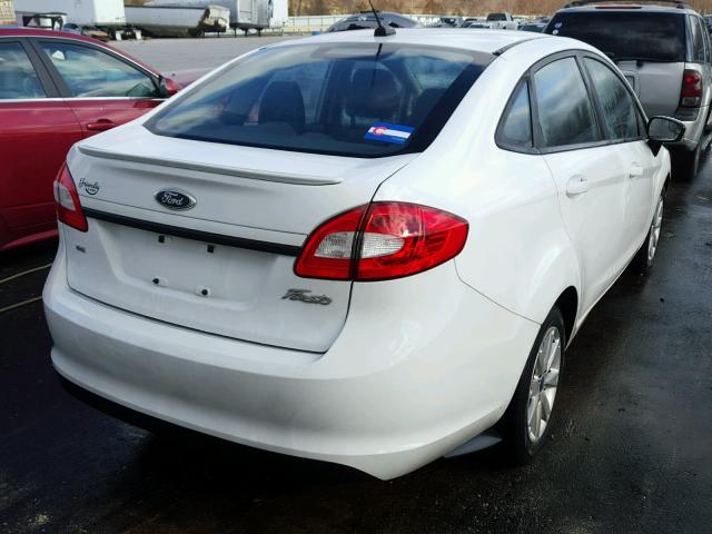 3FADP4BJ9DM216030 - 2013 FORD FIESTA SE WHITE photo 4