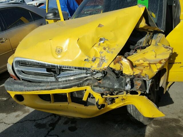 1B7FL26XXXS139231 - 1999 DODGE DAKOTA YELLOW photo 7