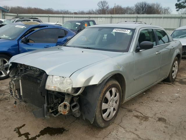 2C3LA43R96H336413 - 2006 CHRYSLER 300 GREEN photo 2