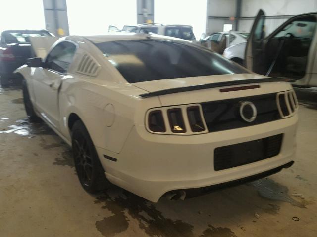 1ZVBP8AM2E5231302 - 2014 FORD MUSTANG WHITE photo 3