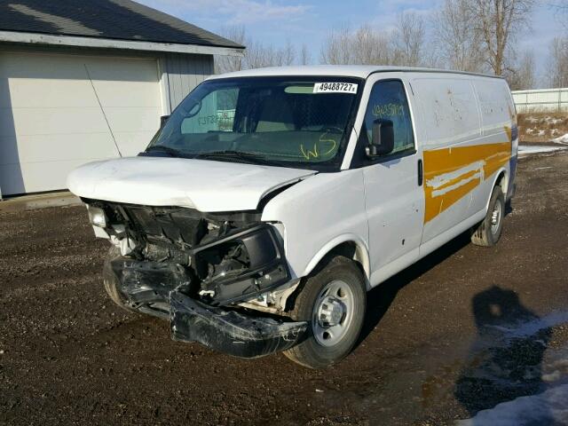 1GCWGGCG1E1119183 - 2014 CHEVROLET EXPRESS G2 WHITE photo 2