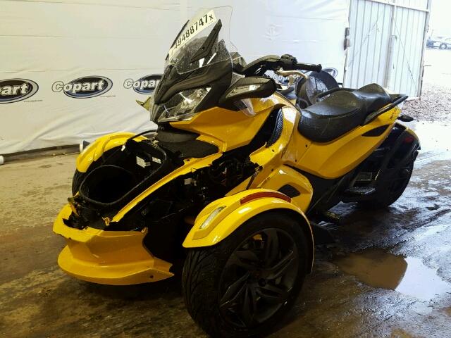 2BXNCAC11DV000647 - 2013 CAN-AM SPYDER ROA YELLOW photo 2