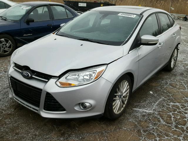 1FAHP3H26CL400059 - 2012 FORD FOCUS SEL SILVER photo 2