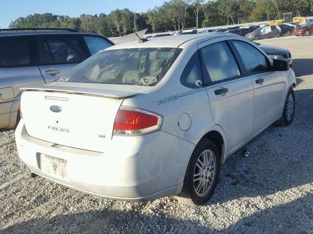 1FAHP35N49W143988 - 2009 FORD FOCUS SE WHITE photo 4