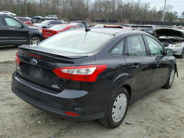 1FADP3F23EL320240 - 2014 FORD FOCUS SE BLACK photo 4