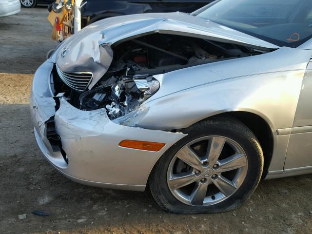 JTHBA30G255100033 - 2005 LEXUS ES 330 SILVER photo 9