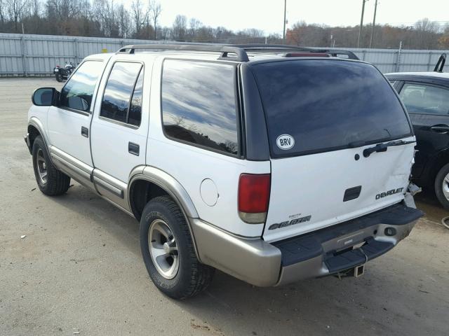 1GNCS13W7Y2288717 - 2000 CHEVROLET BLAZER WHITE photo 3