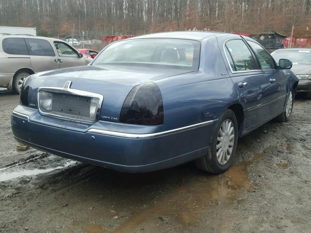 1LNHM81W45Y631976 - 2005 LINCOLN TOWN CAR S BLUE photo 4