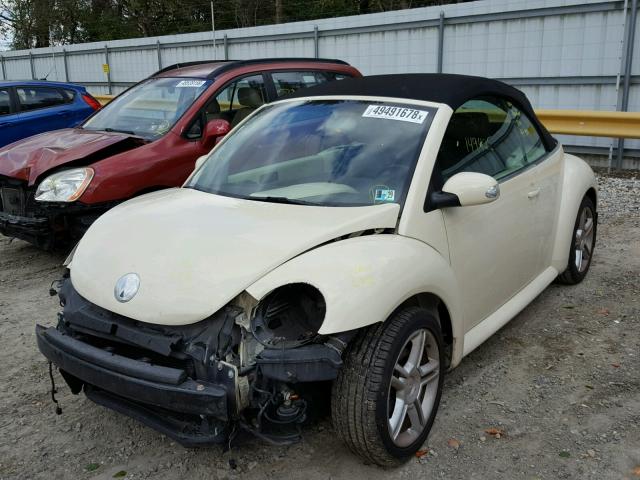 3VWCD31Y04M316506 - 2004 VOLKSWAGEN NEW BEETLE 奶油色 照片 2