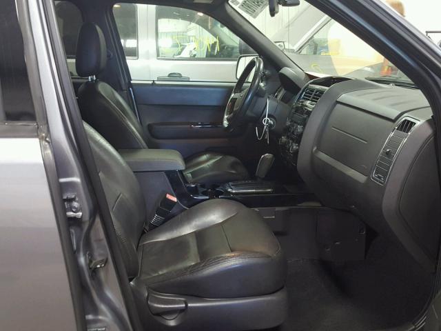 1FMCU04128KA65755 - 2008 FORD ESCAPE LIM SILVER photo 5