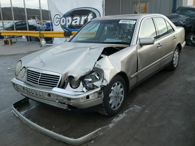 WDBJF65F9WA478535 - 1998 MERCEDES-BENZ E 320 GOLD photo 2