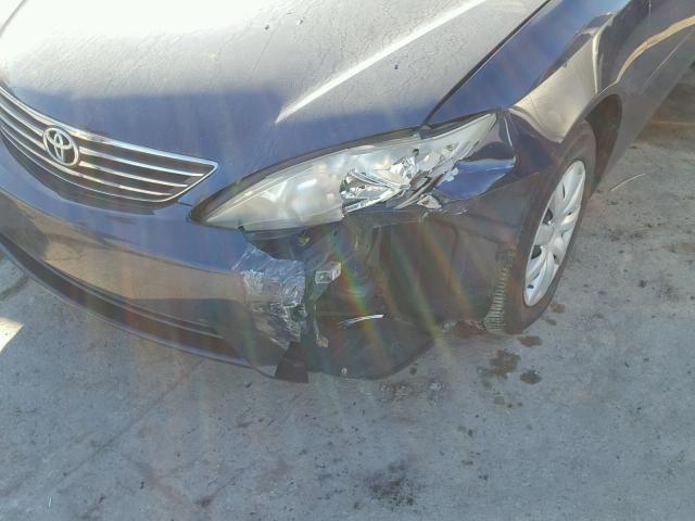 4T1BE30KX5U092484 - 2005 TOYOTA CAMRY LE ლურჯი ფოტო 9