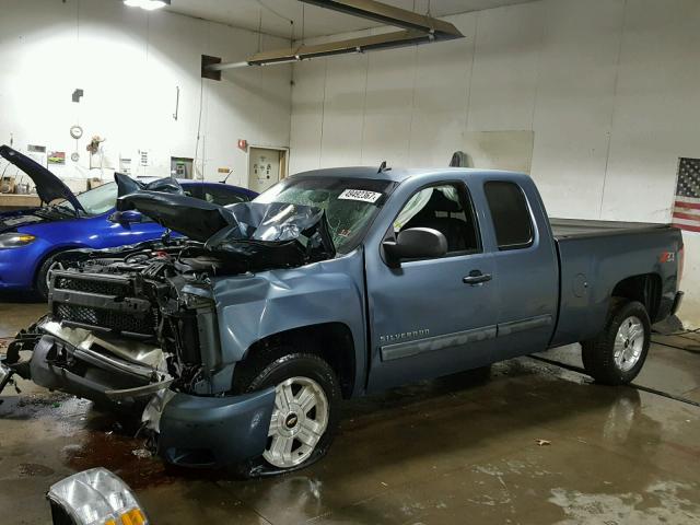 1GCRKSE31BZ432045 - 2011 CHEVROLET SILVERADO BLUE photo 2