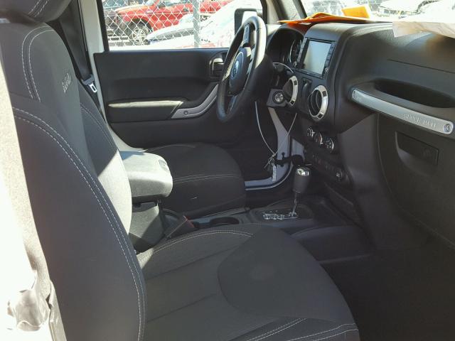 1C4GJWBG6JL922961 - 2018 JEEP WRANGLER S 白色 照片 5