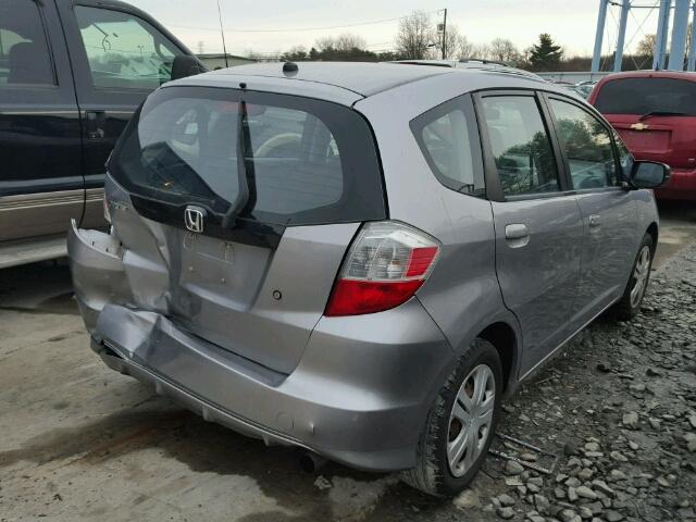 JHMGE88259S008373 - 2009 HONDA FIT GRAY photo 4