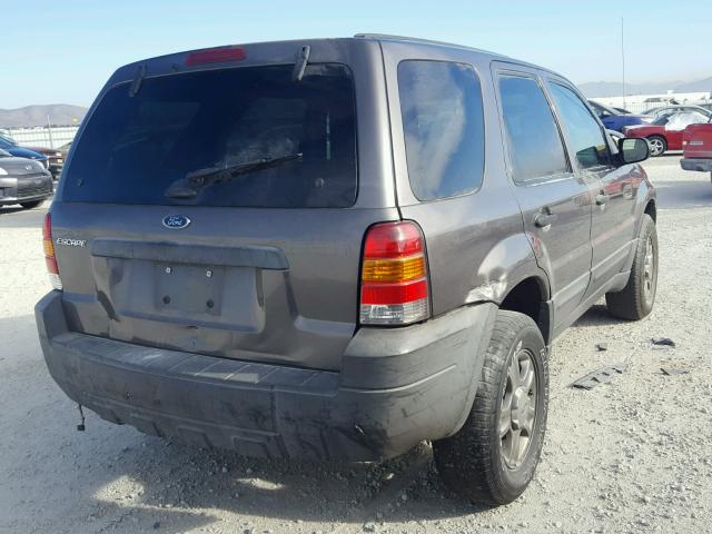 1FMYU02Z15KB32677 - 2005 FORD ESCAPE XLS GRAY photo 4