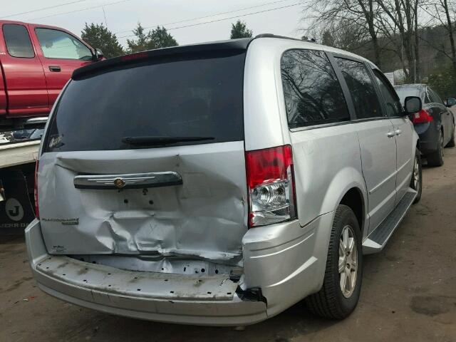 2A8HR54P18R127752 - 2008 CHRYSLER TOWN & COU SILVER photo 4