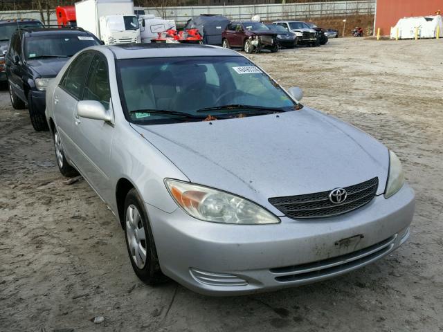 4T1BE32K42U581505 - 2002 TOYOTA CAMRY LE SILVER photo 1