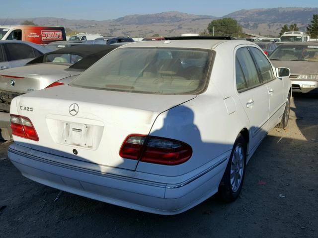 WDBJF65J8YB133692 - 2000 MERCEDES-BENZ E 320 WHITE photo 4