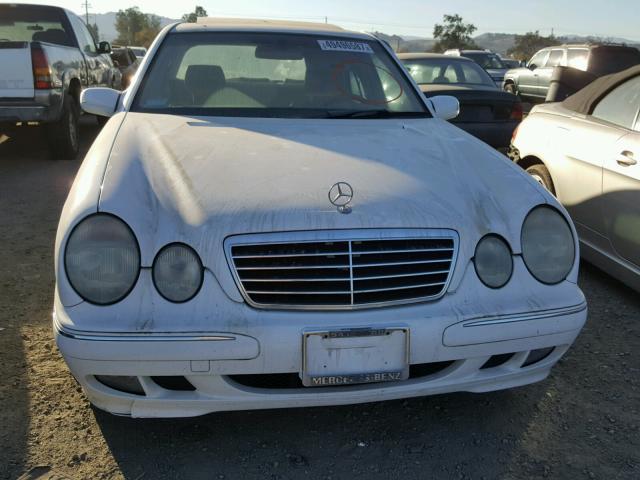 WDBJF65J8YB133692 - 2000 MERCEDES-BENZ E 320 WHITE photo 9