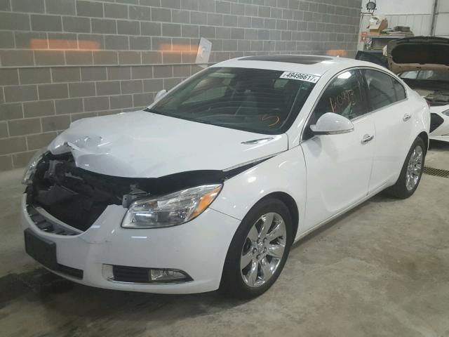 2G4GS5EV5D9158786 - 2013 BUICK REGAL PREM WHITE photo 2