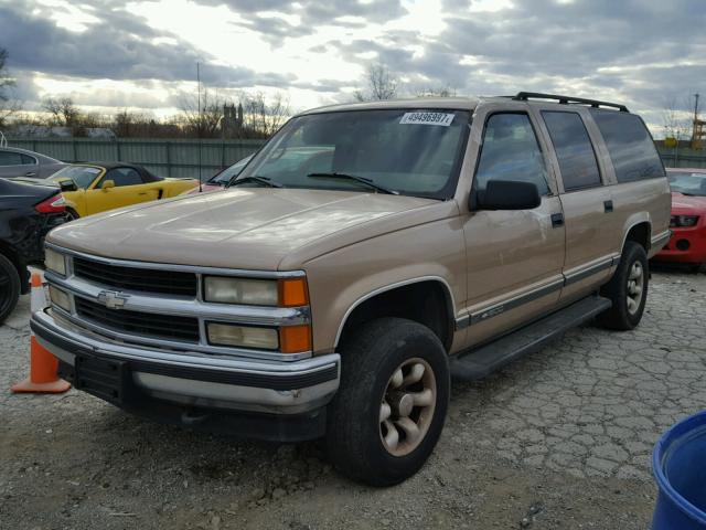 3GNFK16R3XG158166 - 1999 CHEVROLET SUBURBAN K GOLD photo 2