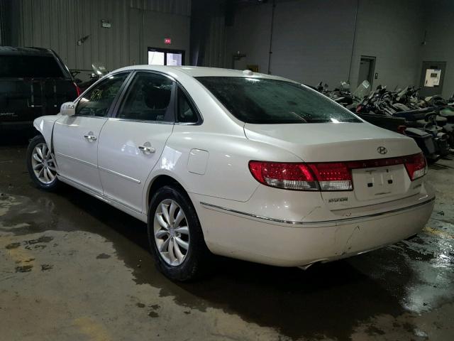 KMHFC46F98A310038 - 2008 HYUNDAI AZERA SE WHITE photo 3