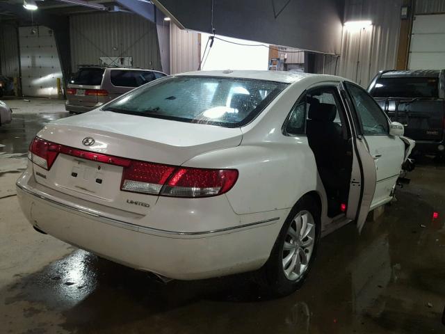 KMHFC46F98A310038 - 2008 HYUNDAI AZERA SE WHITE photo 4