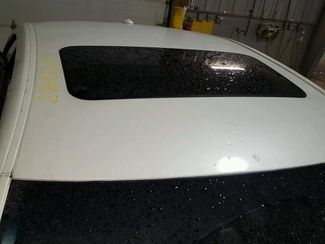 KMHFC46F98A310038 - 2008 HYUNDAI AZERA SE WHITE photo 9