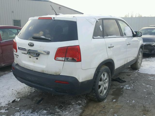 5XYKTCA10BG011019 - 2011 KIA SORENTO BA WHITE photo 4