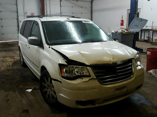 2A8HR54199R525465 - 2009 CHRYSLER TOWN & COU WHITE photo 1