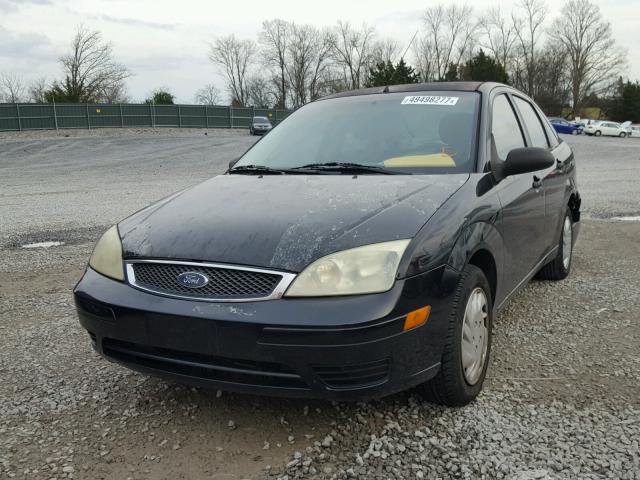 1FAFP34N85W138148 - 2005 FORD FOCUS ZX4 BLACK photo 2