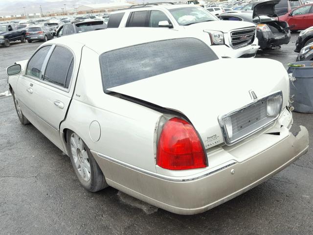 1LNHM83W64Y639413 - 2004 LINCOLN TOWN CAR U TAN photo 3