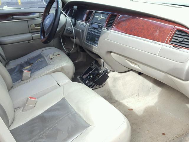 1LNHM83W64Y639413 - 2004 LINCOLN TOWN CAR U TAN photo 5