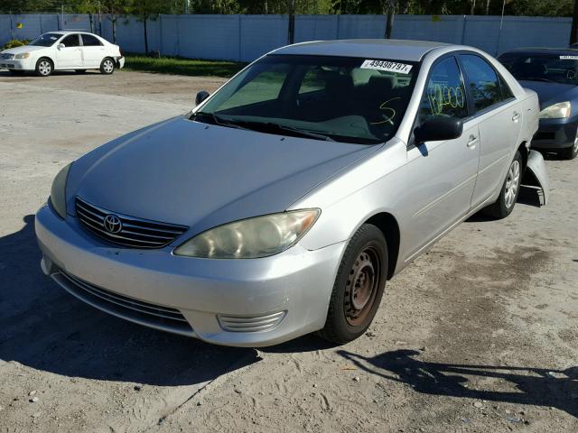 4T1BE32K95U079089 - 2005 TOYOTA CAMRY LE GRAY photo 2