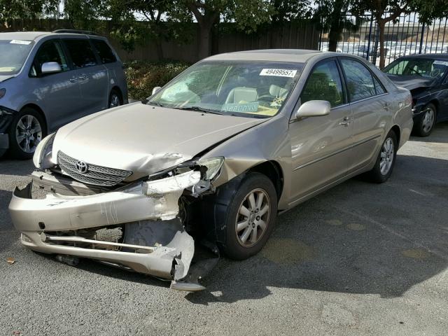 JTDBF30KX20055956 - 2002 TOYOTA CAMRY LE 金色 照片 2