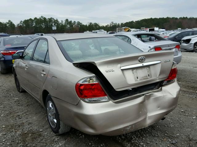 JTDBE32K453025435 - 2005 TOYOTA CAMRY LE GOLD photo 3