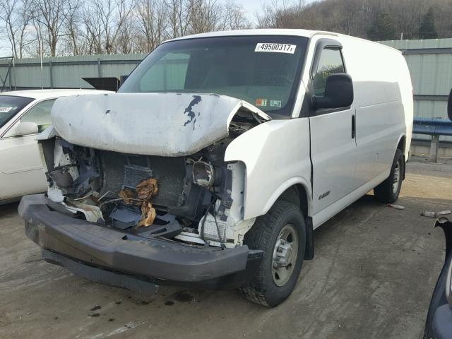 1GCHG35U531123853 - 2003 CHEVROLET EXPRESS G3 WHITE photo 2