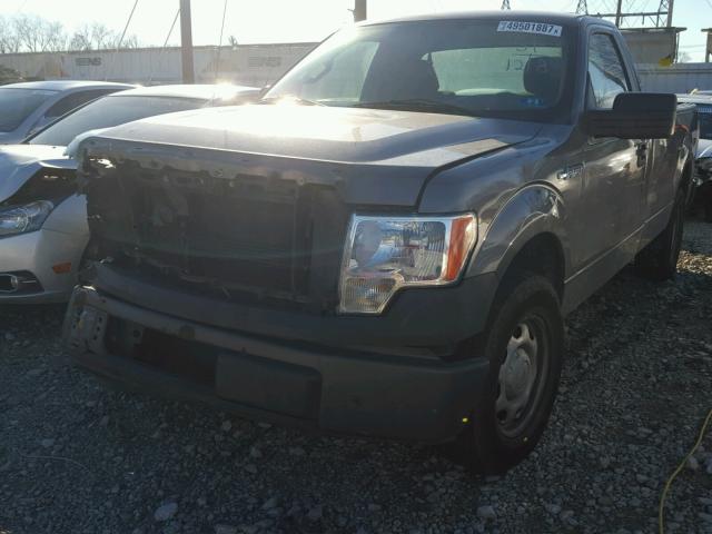 1FTMF1CW0AKC00517 - 2010 FORD F150 GRAY photo 2