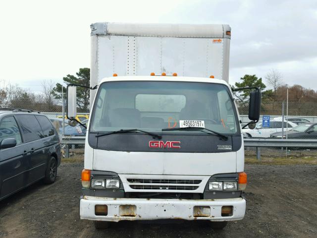 J8DC4B16057009780 - 2005 GMC W4500 W450 WHITE photo 9