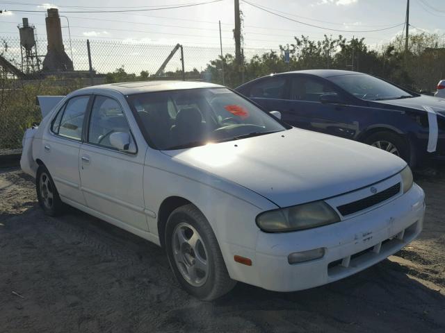 1N4BU31F1PC172523 - 1993 NISSAN ALTIMA XE WHITE photo 1