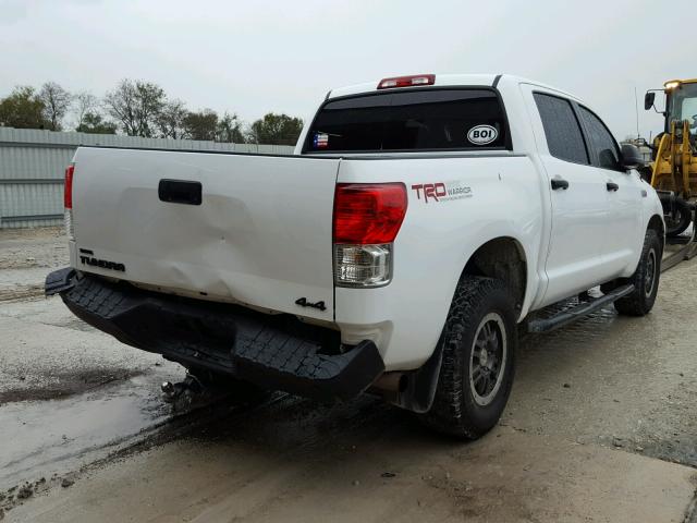 5TFDY5F13BX185842 - 2011 TOYOTA TUNDRA CRE WHITE photo 4