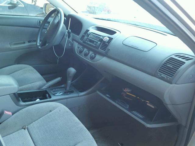 4T1BE32K22U531976 - 2002 TOYOTA CAMRY LE ვერცხლისფერი ფოტო 5