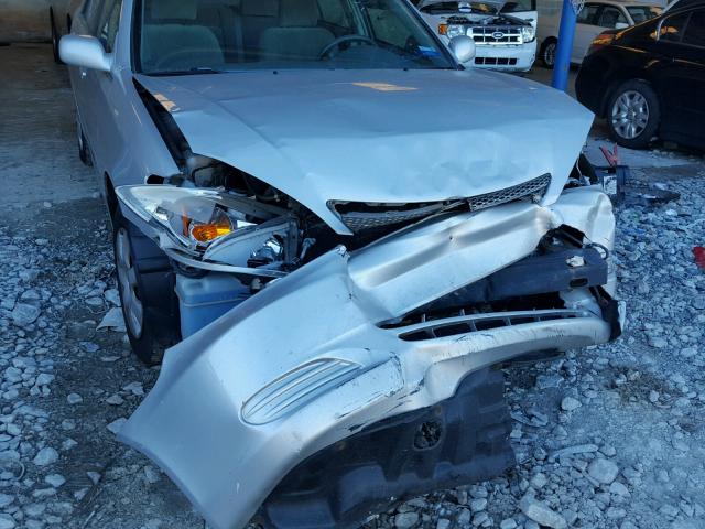 4T1BE32K22U531976 - 2002 TOYOTA CAMRY LE ვერცხლისფერი ფოტო 9