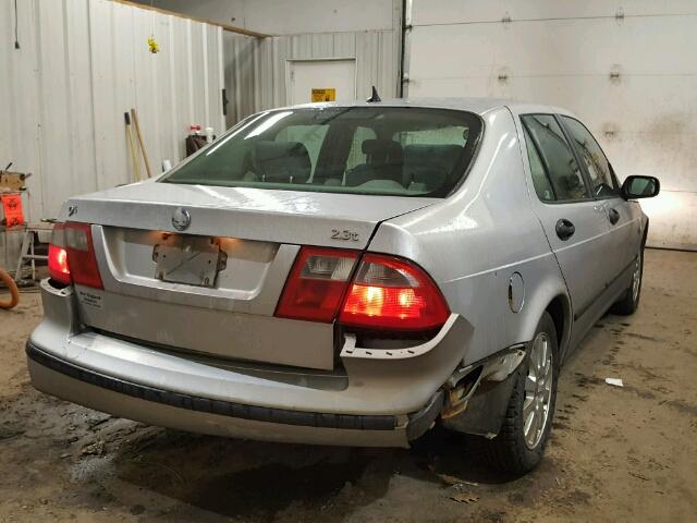 YS3EB45E923027896 - 2002 SAAB 9-5 LINEAR SILVER photo 4