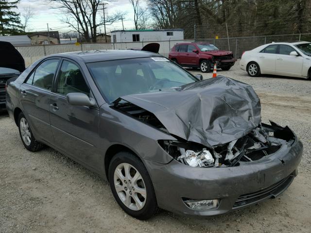 4T1BE32K05U533729 - 2005 TOYOTA CAMRY LE GRAY photo 1