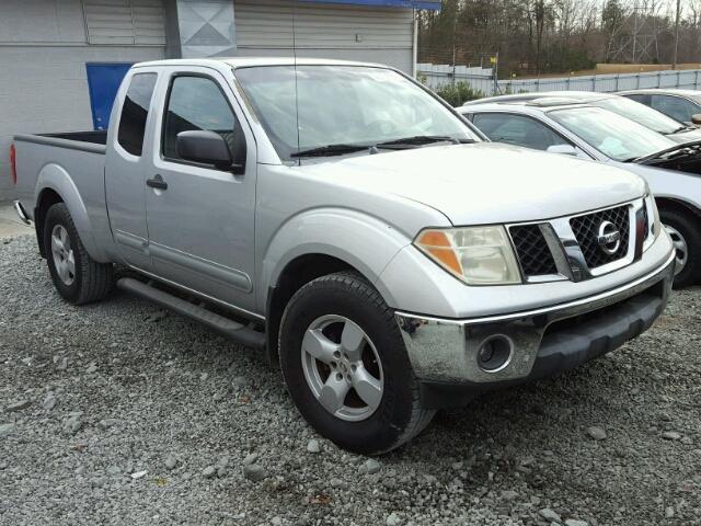 1N6AD06W35C402926 - 2005 NISSAN FRONTIER K SILVER photo 1