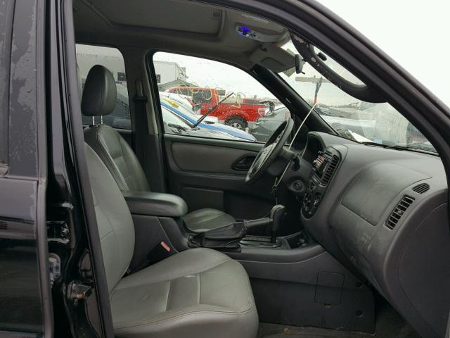 1FMCU931X6KA72729 - 2006 FORD ESCAPE XLT BLACK photo 5