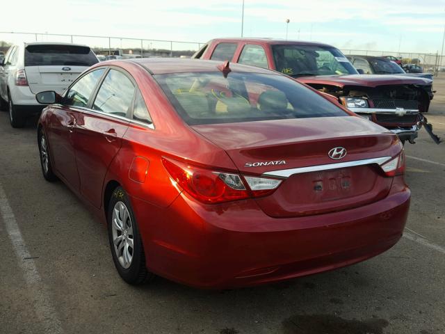 5NPEB4AC3BH031698 - 2011 HYUNDAI SONATA GLS RED photo 3