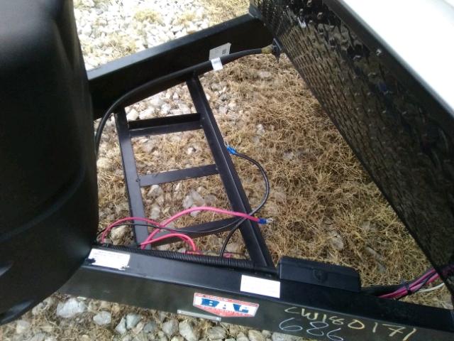 4YDT26026KB450686 - 2019 KEYSTONE OUTBACK WHITE photo 8